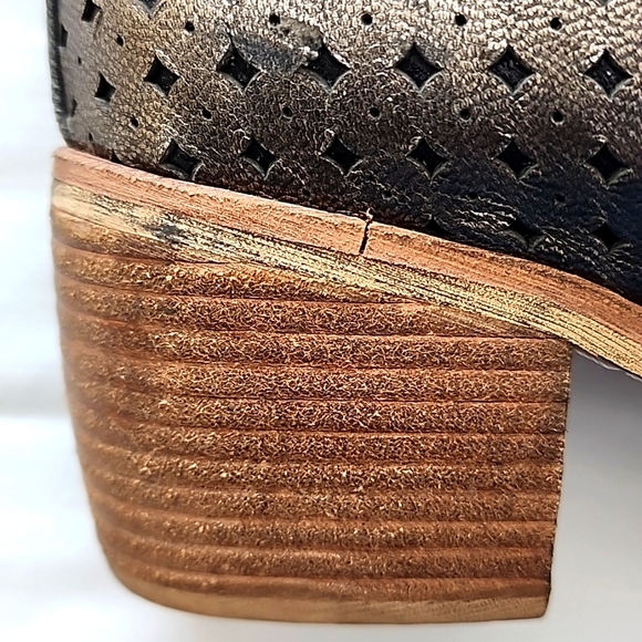 Western Style Booties - Picture 10 of 12